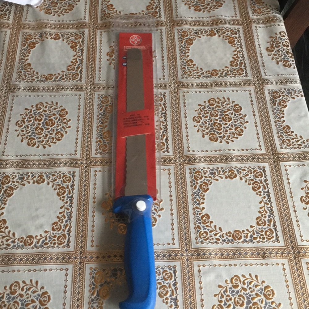 Mundial 10” Serrated Slicer